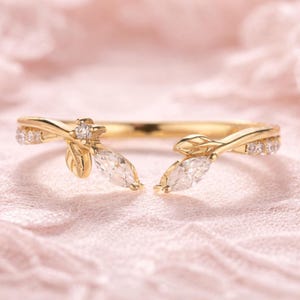 Moissanite Leaf Open Ring, Nature Inspired Gold Ring, Adjustable Vine Ring, Minimalist Floral Wedding Band, Gift for Her