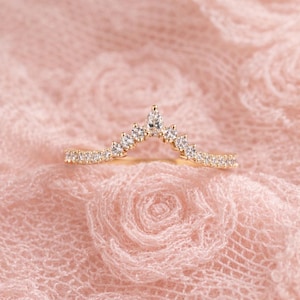 Alliance incurvée, bague V marquise moissanite, alliance à chevrons, bague de mariée minimaliste