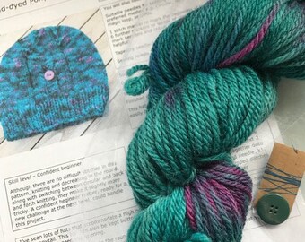 Handgefärbt stricken Kit, Mütze stricken Kit, handgefärbt, Pferdeschwanz Hut, bunte Mütze stricken Kit