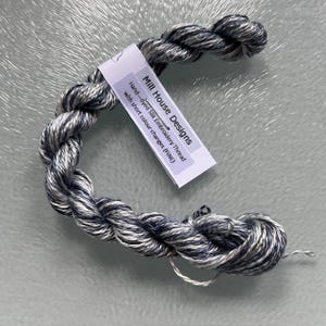 10 feine Handgefärbte Seidenstickgarn mit kurzen Farbwechseln, feine Seidenfäden, Stickgarn, Seidenfaden