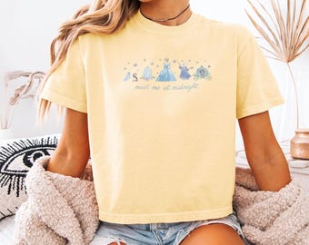 "Besticktes Cinderella Crop Top, ""Meet Me at Midnight"" Boxy Tee, Disney Prinzessinnen Shirt, Magical Disney Trip Outfit."