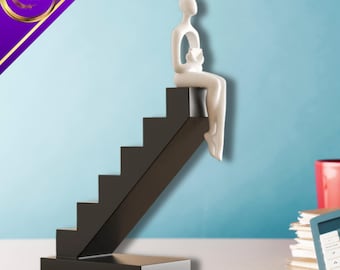 Minimalistiskt tänkande figur på trappan Skulptur | Framgång och ambition Skrivbordskonst | Unik filosofisk gåva för kontor/studier