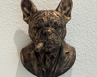 Escultura de pared de caballero bulldog francés / Perro con traje y cigarro / Decoración del hogar de estilo vintage / Busto de bulldog único, regalo de arte de pared