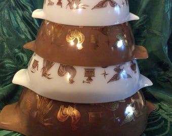Pyrex Early American Cinderella Bowl Set