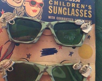 Foster Grant Display Card Kids Military Style Toy Sunglasses
