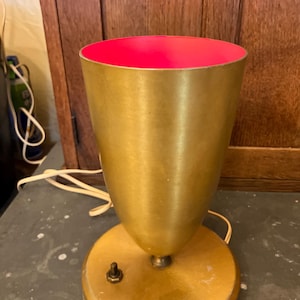 Atomic Midcentury Cone Lamp !
