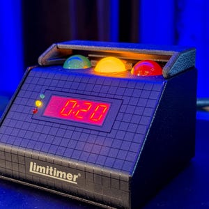 DSan Limitimer Light Cover for Podium Signal Light. Speaker Timer. Hides signal LED from audience, but remains visible for presenters.