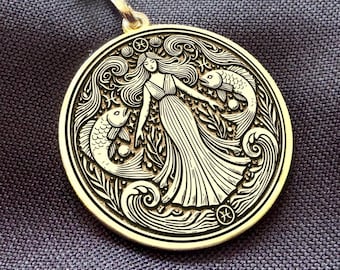 Collar con moneda de la Diosa Piscis en oro de 14 quilates: símbolo de intuición, emoción y energía del agua.