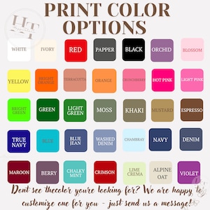 Pu&ograve; includere: Una tabella colori con varie opzioni di stampa, tra cui bianco, rosso e nero. Il testo "PRINT COLOR OPTIONS" &egrave; in alto. La tabella include anche il testo "Non vedi il colore che cerchi? Siamo felici di personalizzarlo per te: inviaci un messaggio!"