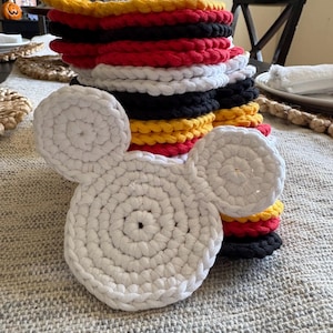 Schema per sottobicchiere a forma di topo all&#39;uncinetto