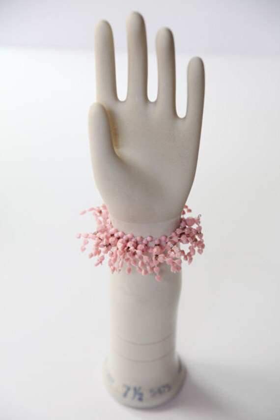 Stretchy sparkly pink bracelet