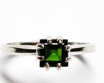 Chrome diopside ring, russian emerald, solitaire ring, princess ring, green, green ring, s 6 1/2 "Merry & Bright"