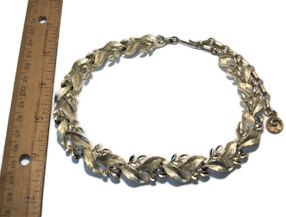 Vintage leaf necklace, Lisner necklace, hallmarke… - image 7