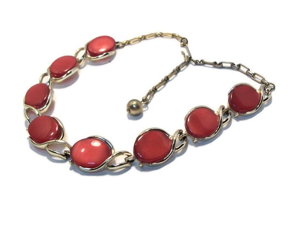Vintage necklace, lucite necklace, goldtone red, … - image 2