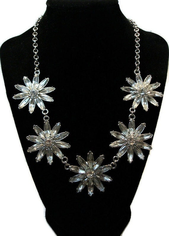 Vintage faux necklace, faux glass flower, flower n