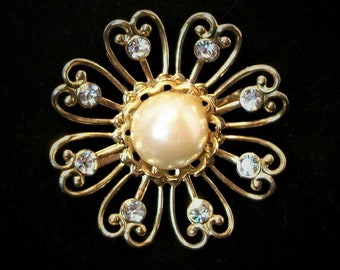 Vintage pearl pin, pearl rhinestone pin, gold flower pin, braided pearl, vintage 1940's, gold white, "Sparkle in a Heart"