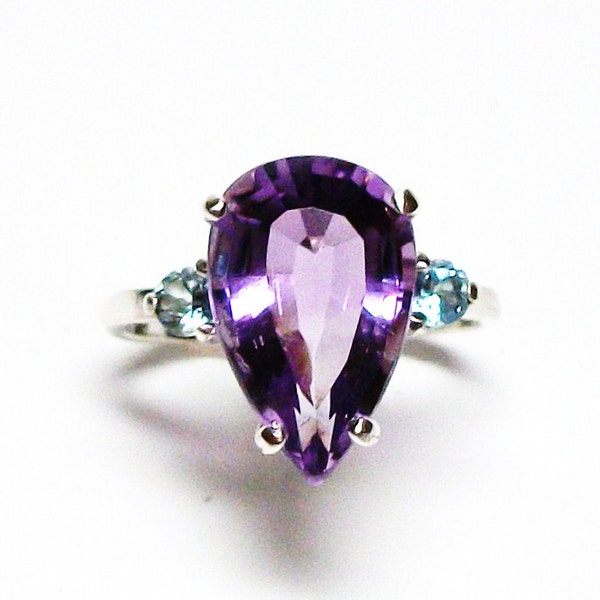 Amethyst, amethyst accent ring, 3 stone ring, amethyst aqua, amethyst ring, blue purple,  s 6 3/4 "Center Stage"