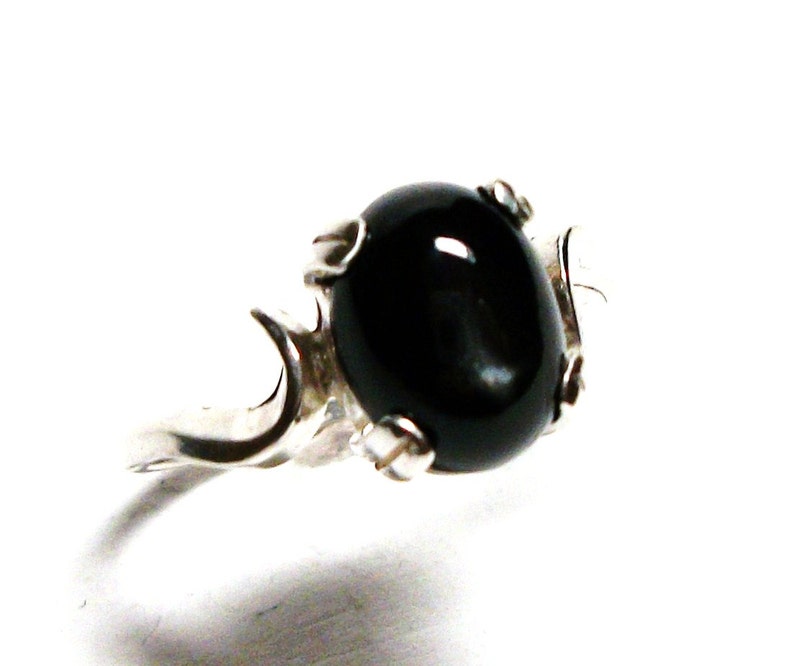 Rare black cats eye, cabochon ring, solitaire ring, chatoyancy, Rare black cats eye, cabochon ring, solitaire ring, chatoyancy,