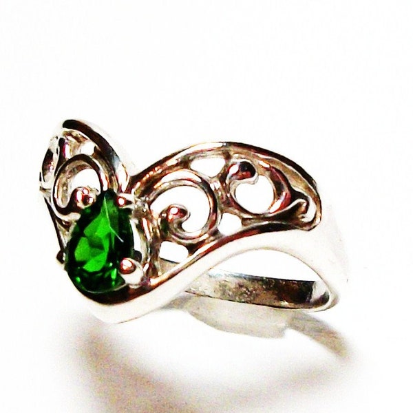 Chrome diopside, chrome diopside ring, solitaire ring, green ring, green, s 7      "Green Teardrops"