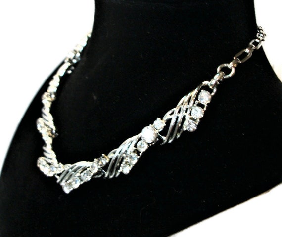 Vintage wreath, sparkle necklace, vintage rhinest… - image 4