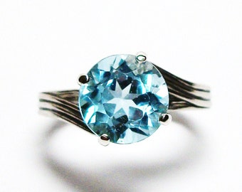 Sky blue topaz, sky blue topaz ring, blue topaz, solitaire ring, birthstone ring, blue, s6 1/2  "Star Quality"