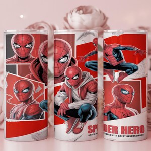 Pu&ograve; includere: Tre bicchieri isolati rossi e bianchi con illustrazioni di Spider-Man. I disegni includono varie pose e primi piani del supereroe, con il testo "Spider Hero" e "A great power comes with great responsibility."