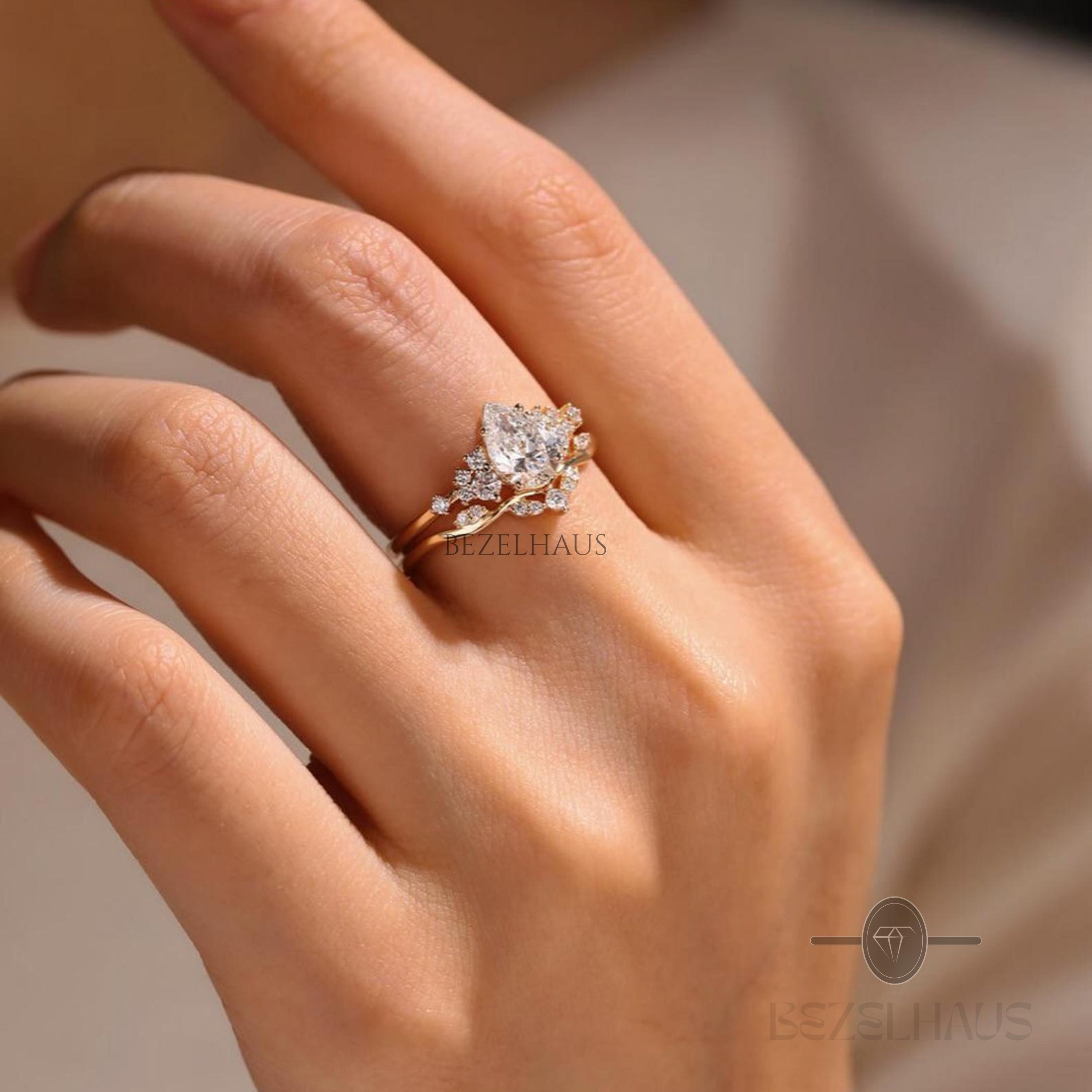 1.5 CT Pear Cut Moissanite Engagement Ring Set, 14K Solid Gold Ring Set ...
