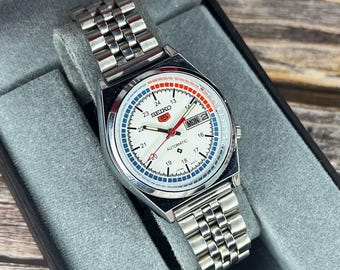 Reloj Seiko 5 automático vintage para hombre con fecha y día, esfera blanca de los años 80, ideal para regalar a tu pareja en su cumpleaños o aniversario.