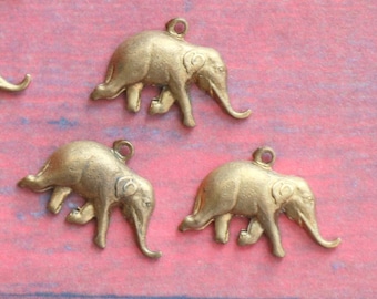 1 Vintage Brass Stamped Elephant Charm