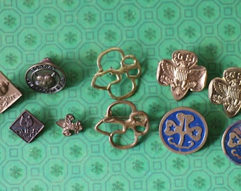 1 Vintage Boy Scout and Girl Scout Pins