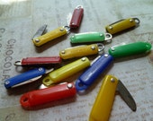 1 Vintage Gumball Machine Knife Charm