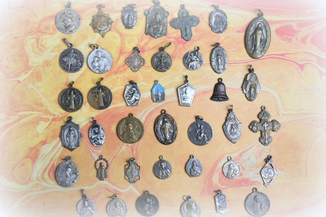 1 Antique/vintage Metal Religious Medal (set 2) - 40 Medals to Choose ...