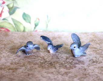 1 Vintage Miniature Bone China Bird