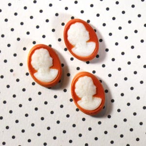 2 vintage glazen camee cabochons