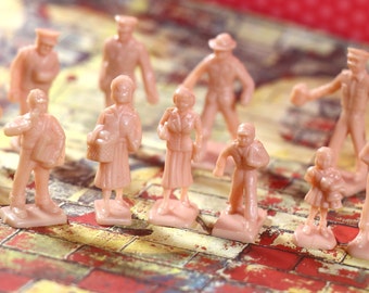 1 Vintage Little Plastic Person