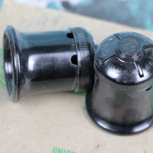 1 Vintage Bakelite Socket