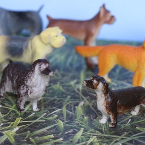 1 Vintage Pure Breed Dog Plastic Figure
