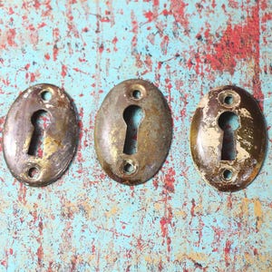 1 Vintage Brass Key Hole Escutcheon