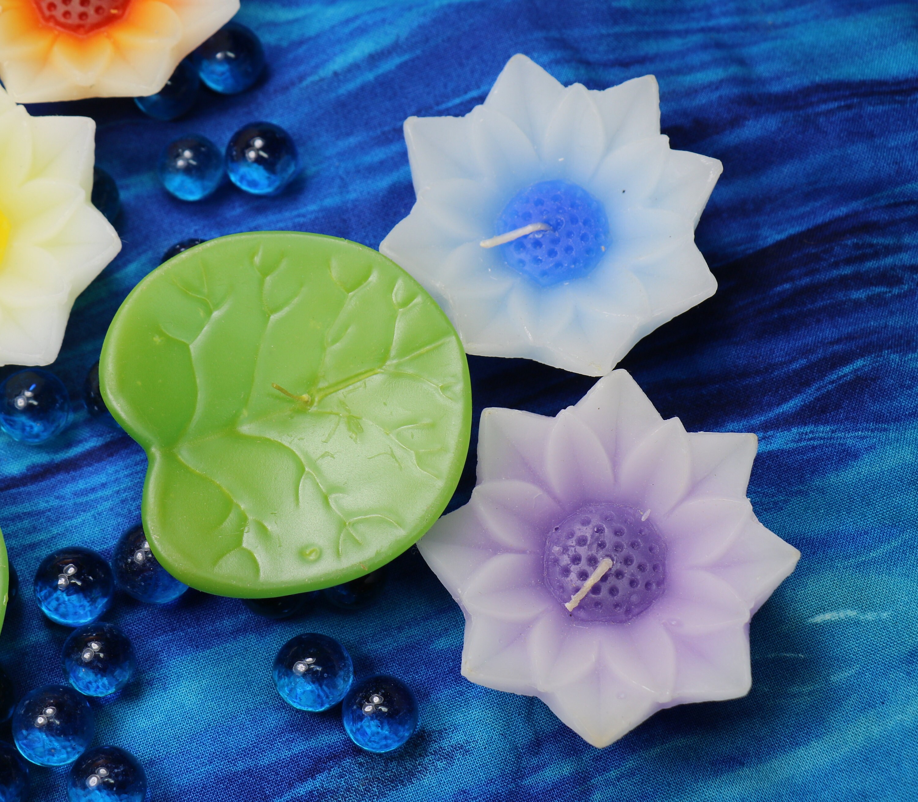 3 Piece Group Vintage Floating Candles 2 Water Lily Flowers Etsy