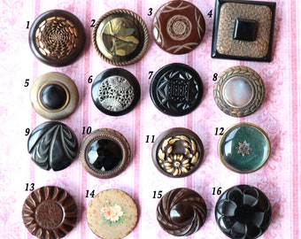 1 Vintage Extra Large Button