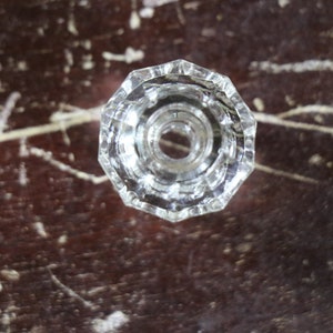 1 bouton vintage en verre pressé clair image 4