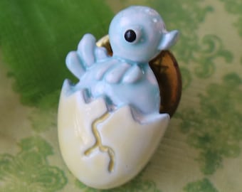 Cute Little Vintage Birdie Enameled Pin