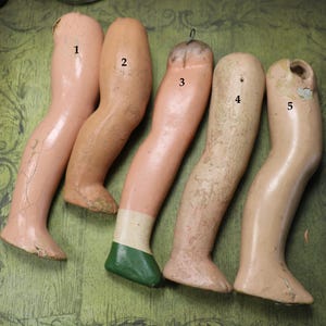 1 Composizione Vintage Doll Leg
