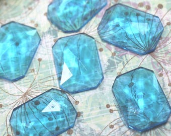 1 Vintage Blue Faceted Glass Cabochon - West German