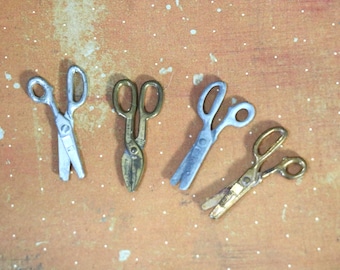 1 Vintage Pair Moving Scissors