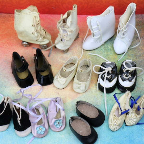 1 Pair Vintage Doll Shoes