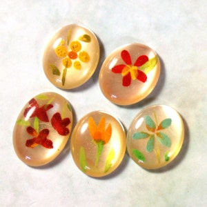 1 cabochão de flor de resina vintage