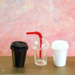 1 Miniatur Take Out Becher mit Deckel