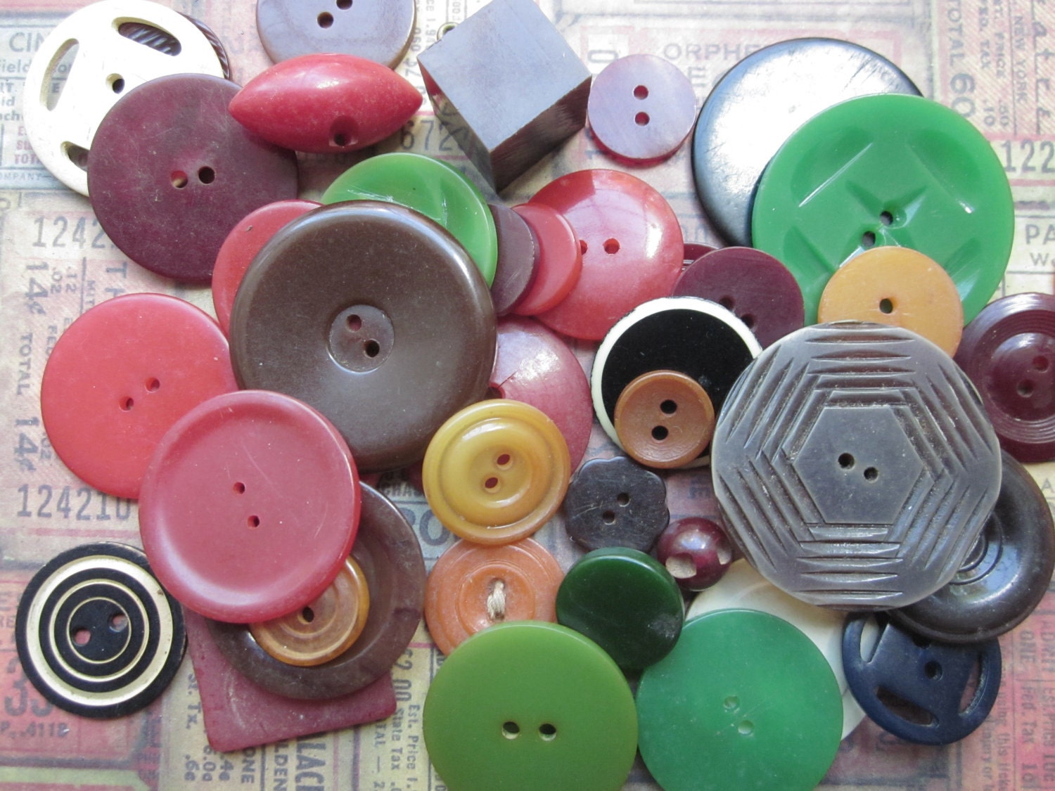 5 Antique Bakelite Buttons Etsy