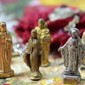 1 Vintage Miniature Metal Religious Statue